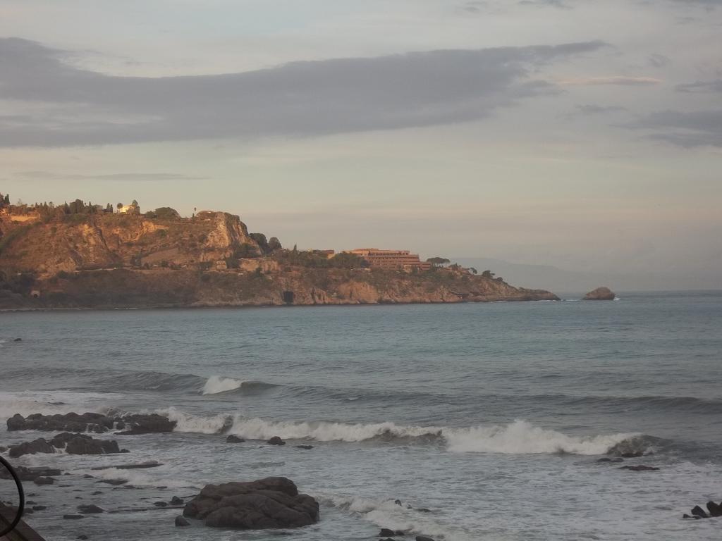 Mare E Monti Villa Giardini Naxos Room photo